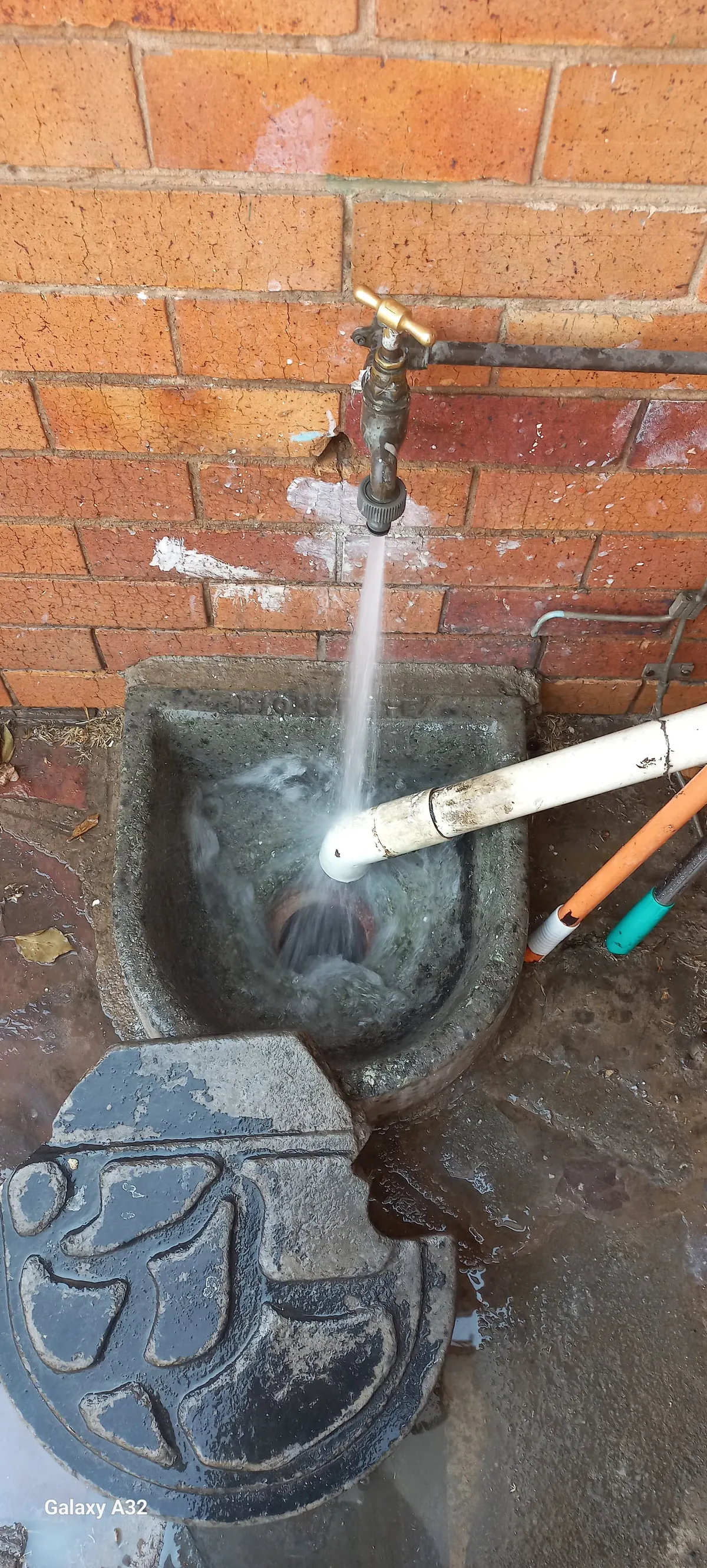 Blocked drain cleaning in Birchleigh – cleared blockage (24/7)