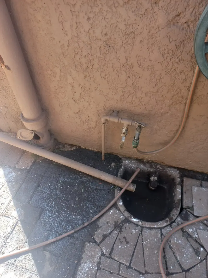 Blocked drain cleaning in Blue Hills – cleared blockage (24/7)