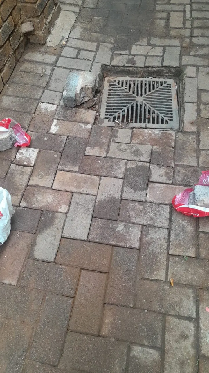 Emergency drain unblocking in Lonehill – 24/7 service